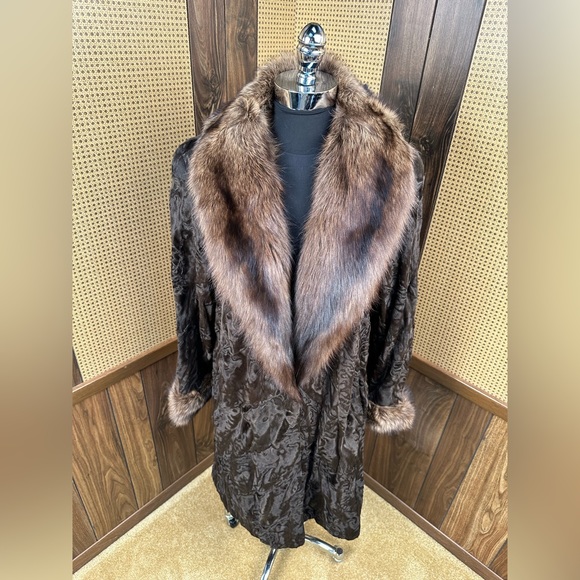 Andriana Furs Brown Broadtail & Fisher Sable Fur Collar + Cuffs Fur Coat Jacket - Picture 2 of 12